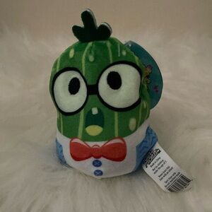 BRAND-NEW STUFF ANIMAL. CATS  VS PICKLES! NWT! SMOKE FREE HOME!